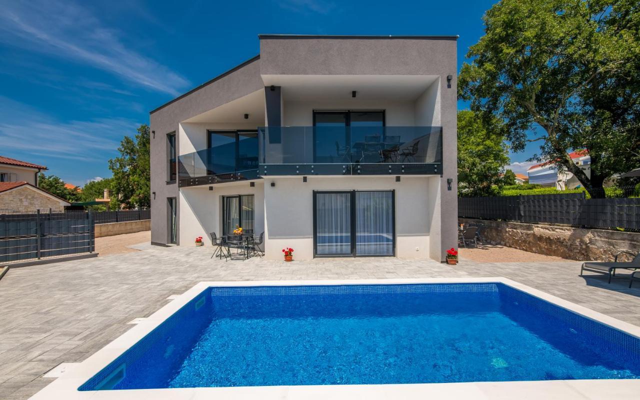 Apartments Villa "Aurea" With Pool Крк Экстерьер фото