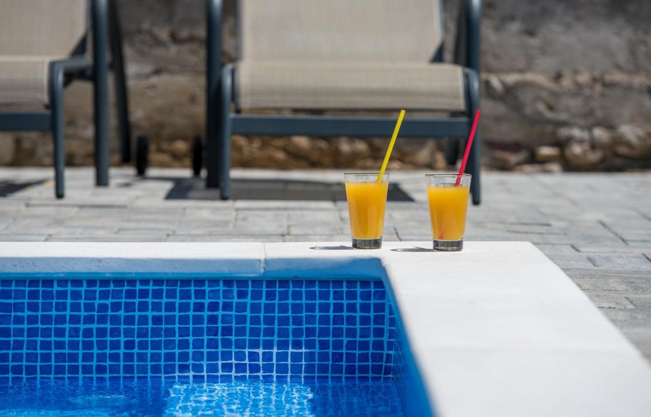 Apartments Villa "Aurea" With Pool Крк Экстерьер фото