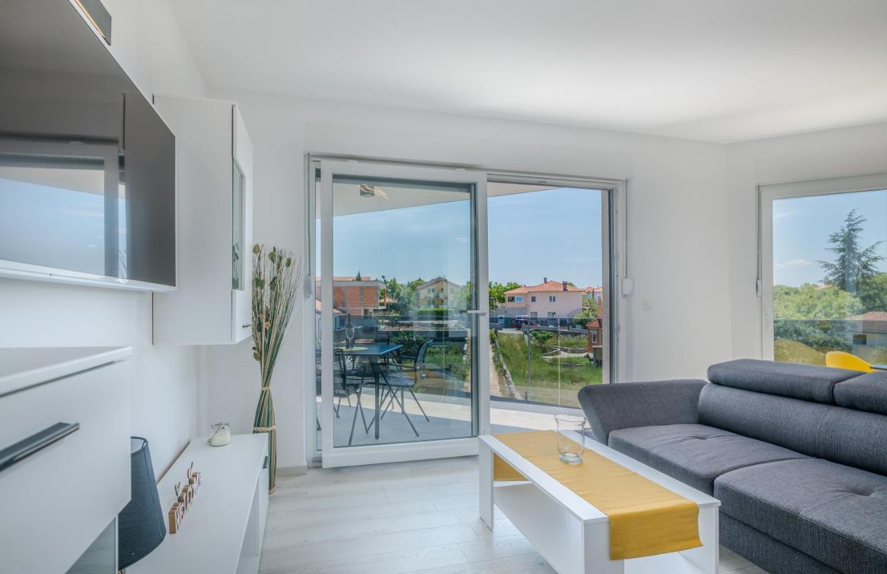 Apartments Villa "Aurea" With Pool Крк Экстерьер фото