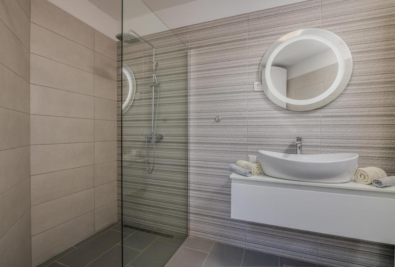 Apartments Villa "Aurea" With Pool Крк Экстерьер фото