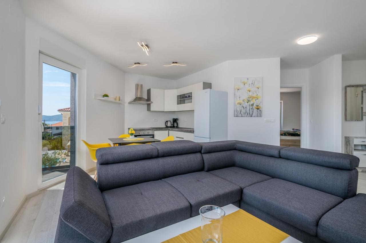Apartments Villa "Aurea" With Pool Крк Экстерьер фото