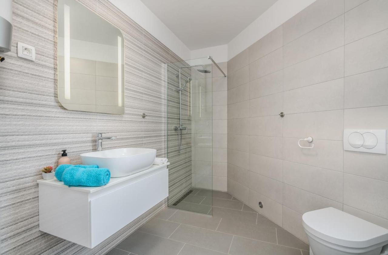 Apartments Villa "Aurea" With Pool Крк Экстерьер фото