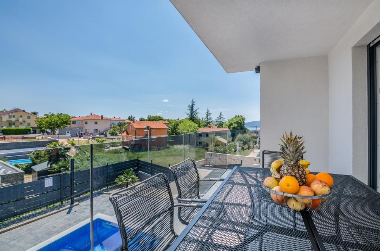 Apartments Villa "Aurea" With Pool Крк Экстерьер фото