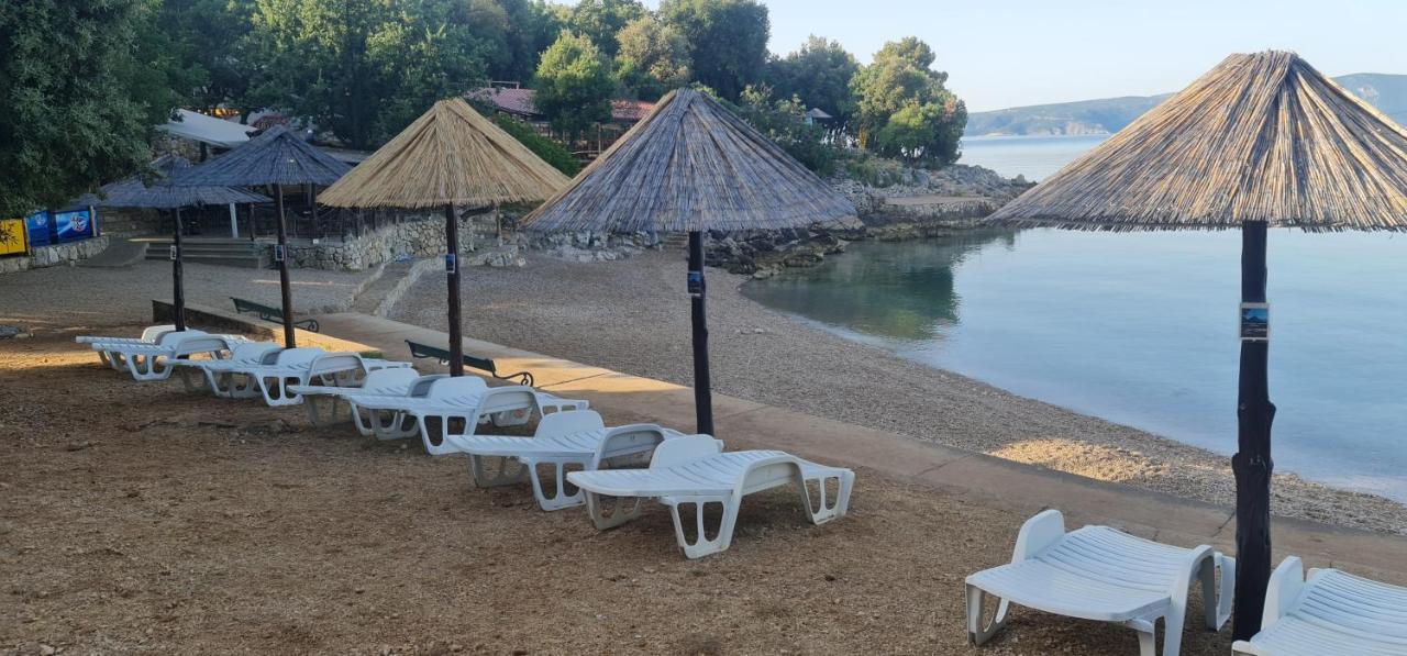 Apartments Villa "Aurea" With Pool Крк Экстерьер фото